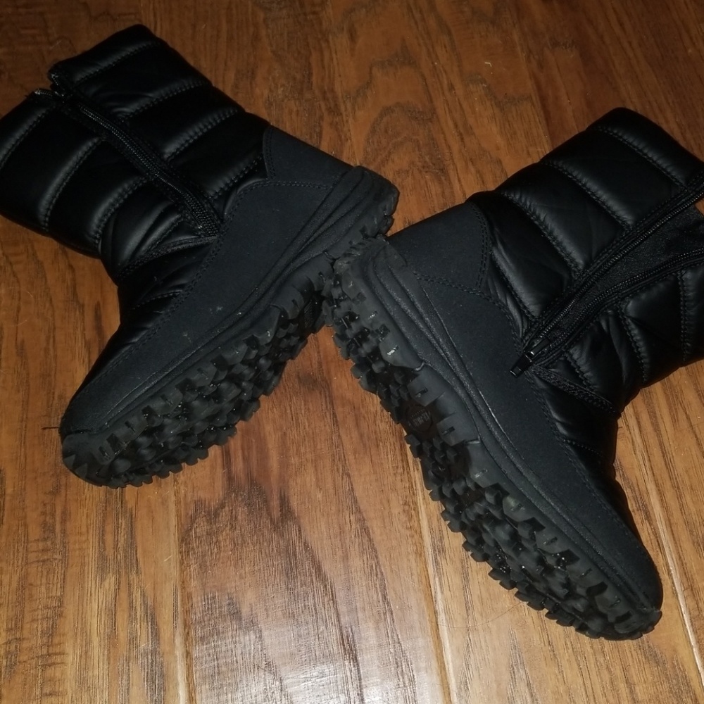 Youth 2 snow boots